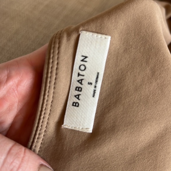 Aritzia Deep V Bodysuit - Picture 5 of 5